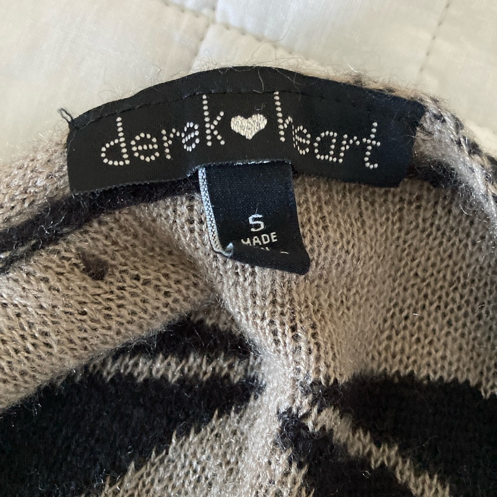 Derek Heart Chocolate Brown and Cream Patterned Cardigan - Picture 6 of 9